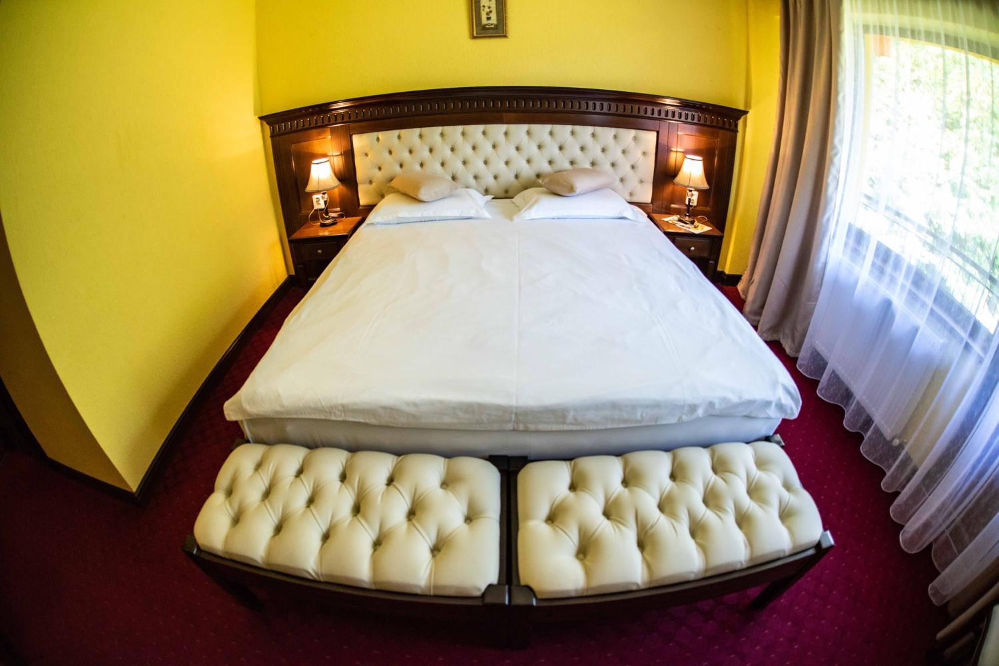 Hotel Trei Brazi Băile Olăneşti Dış mekan fotoğraf