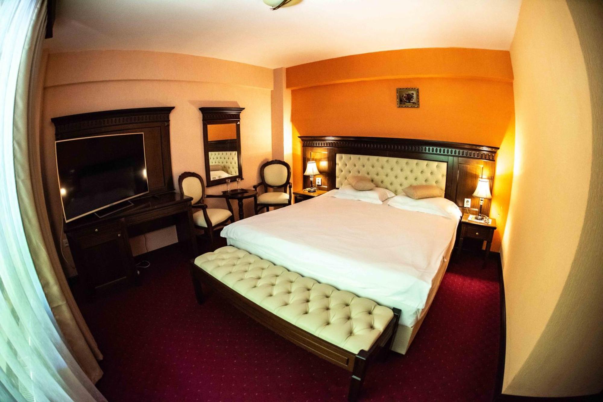 Hotel Trei Brazi Băile Olăneşti Dış mekan fotoğraf